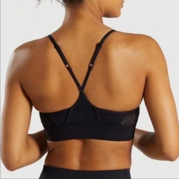 NEW!! GYMSHARK WOMENS
GEO MESH SPORTS BRA - Picture 2 of 4